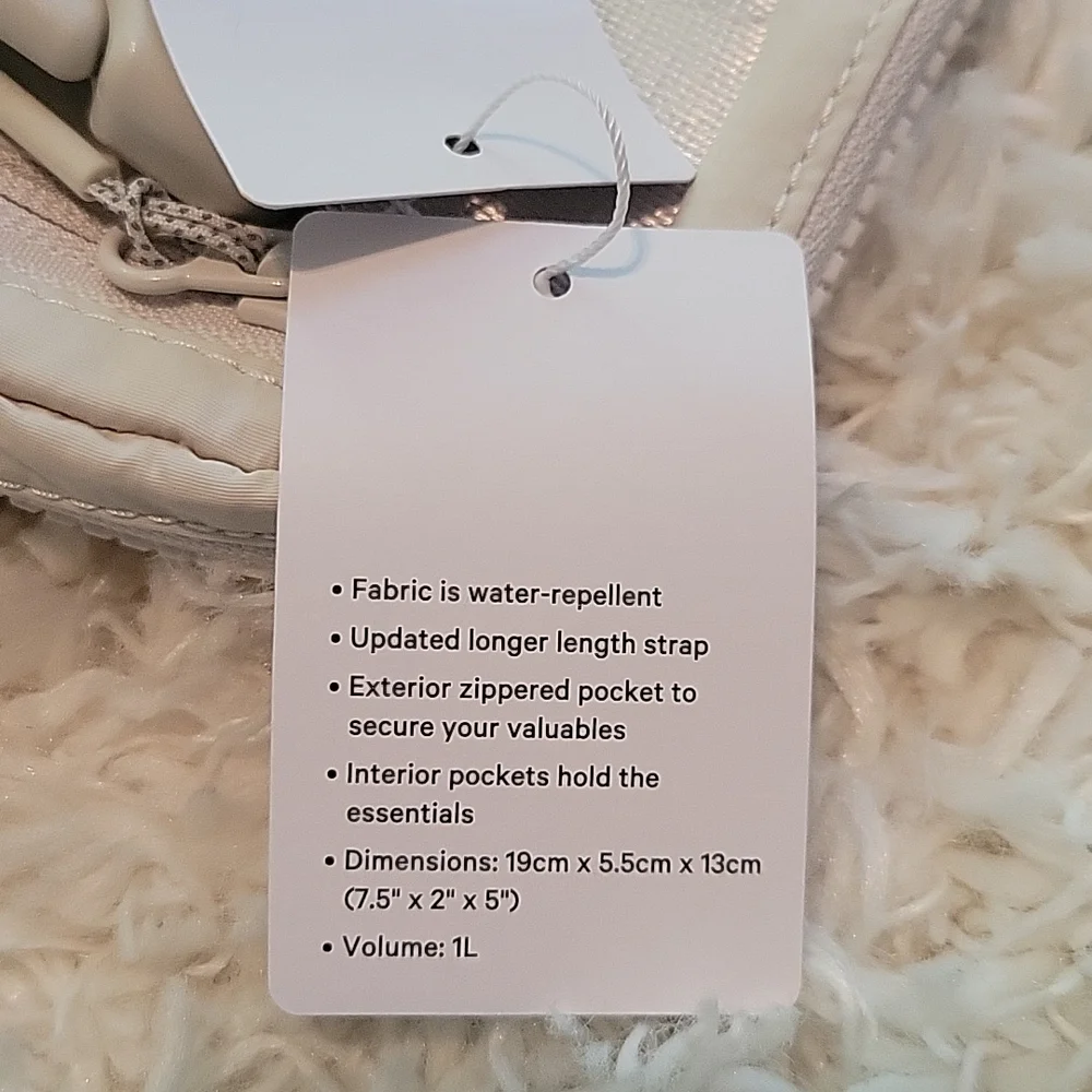 White opal Lululemon Athletica Everywhere Belt Bag NWT - Picture 7 of 8